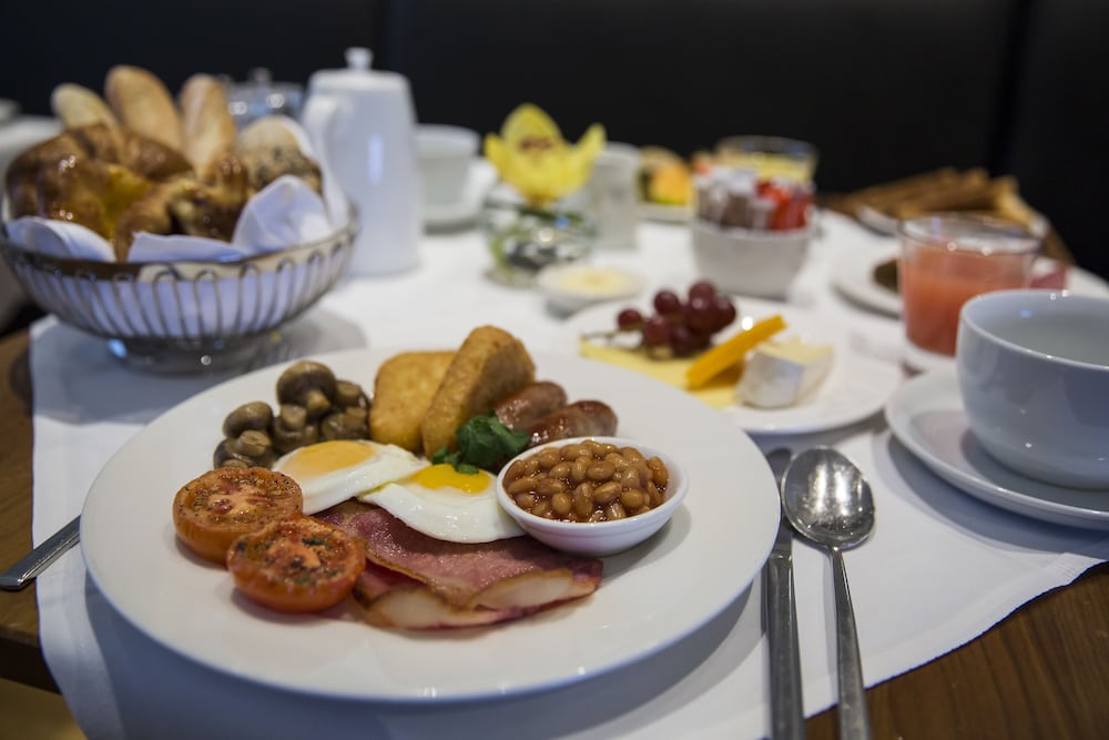 Sofitel London Heathrow 38/50