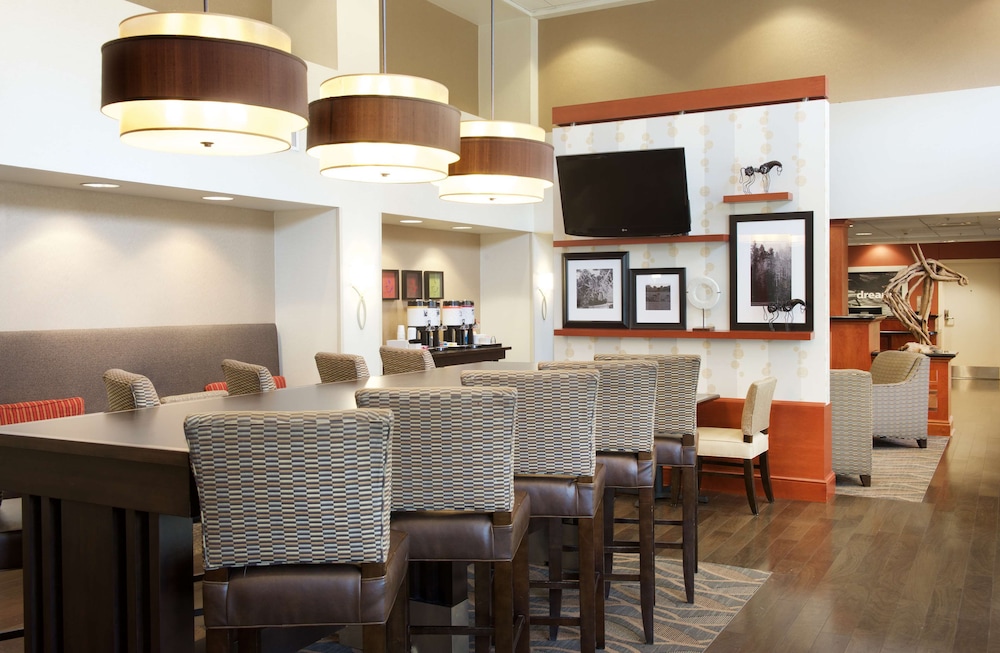 Hampton Inn and Suites Pittsburgh Meadow Lands 33/47