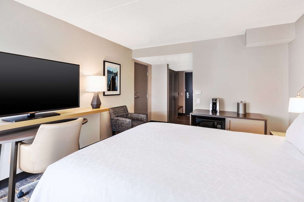 STANDARD, QUEEN BED, ACCESSIBLE