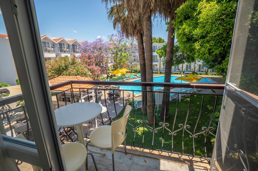 Grand Emir Hotel & SPA 81/85