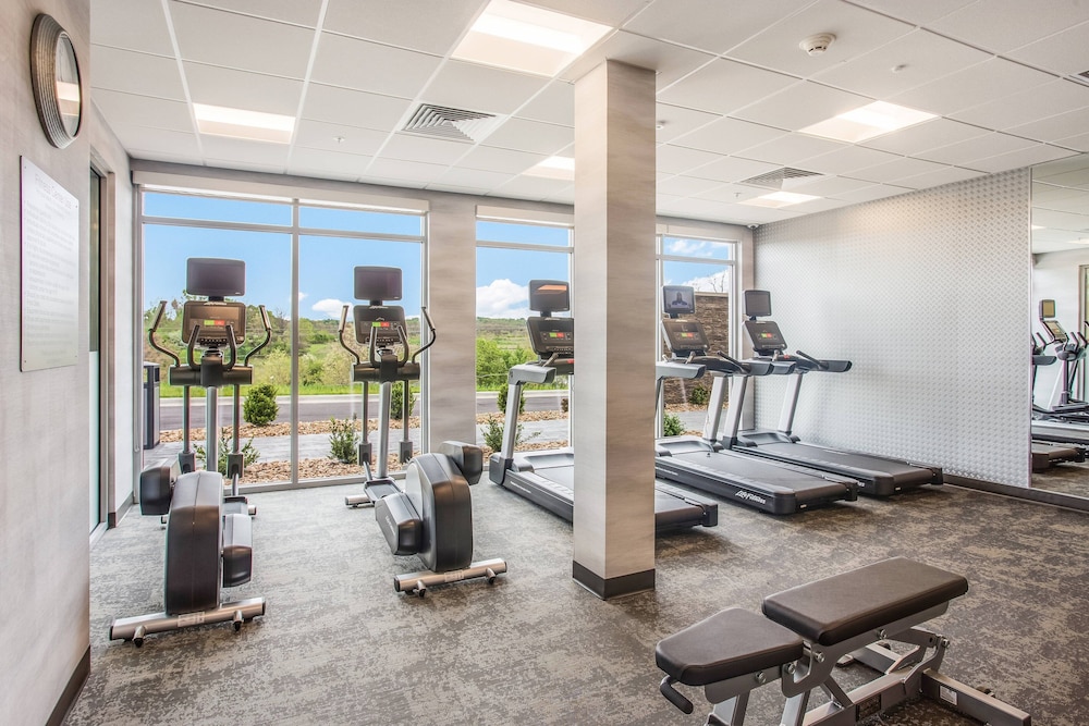 Fairfield Inn & Suites by Marriott Rolla 25/46