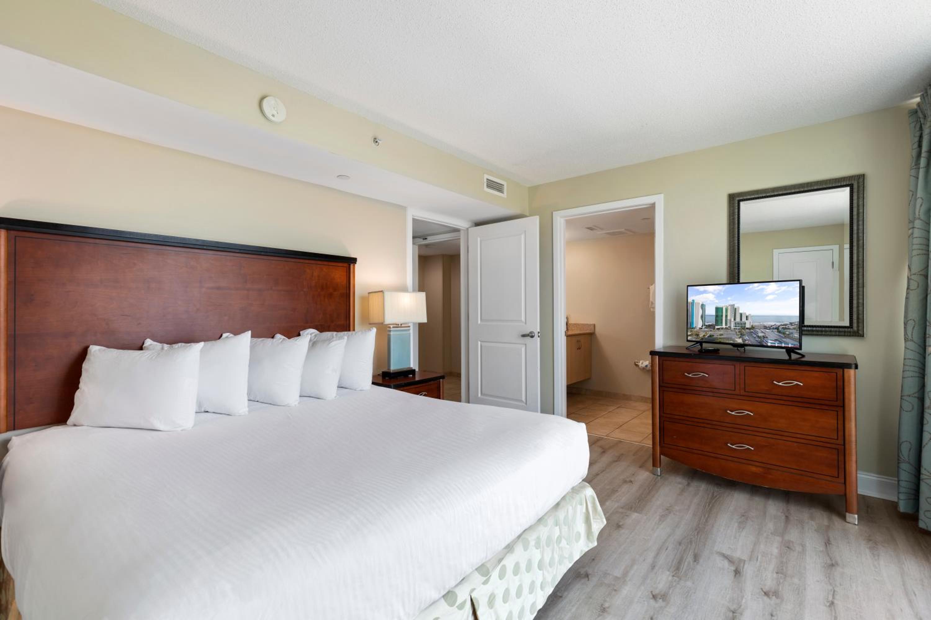 Sandy Beach Resort 16/50