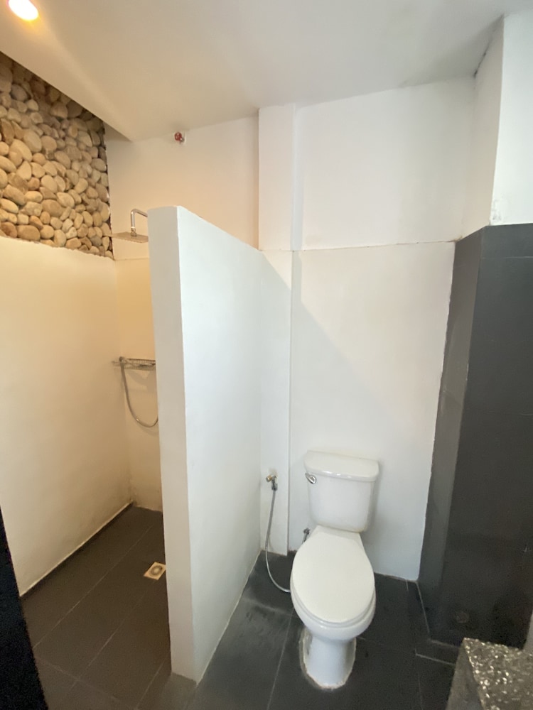 Saravoan Hotel Kep 30/65