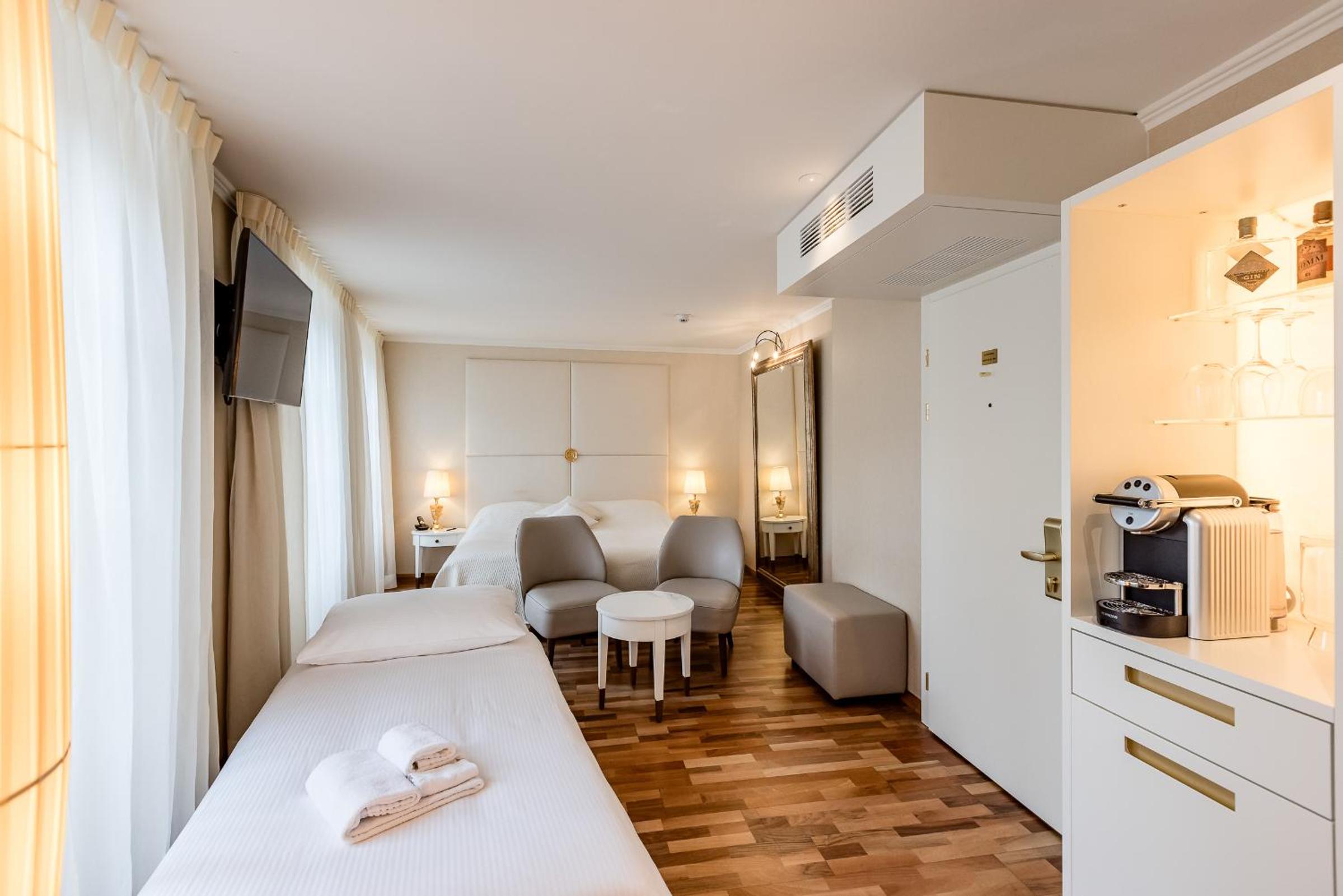 Room, Triple, City View, Hotel des Balances 2/6
