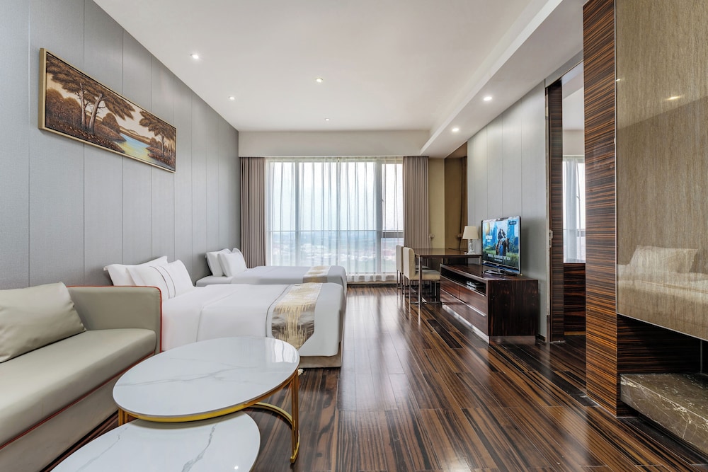 Yicheng Apartment Poly World Center 30/59
