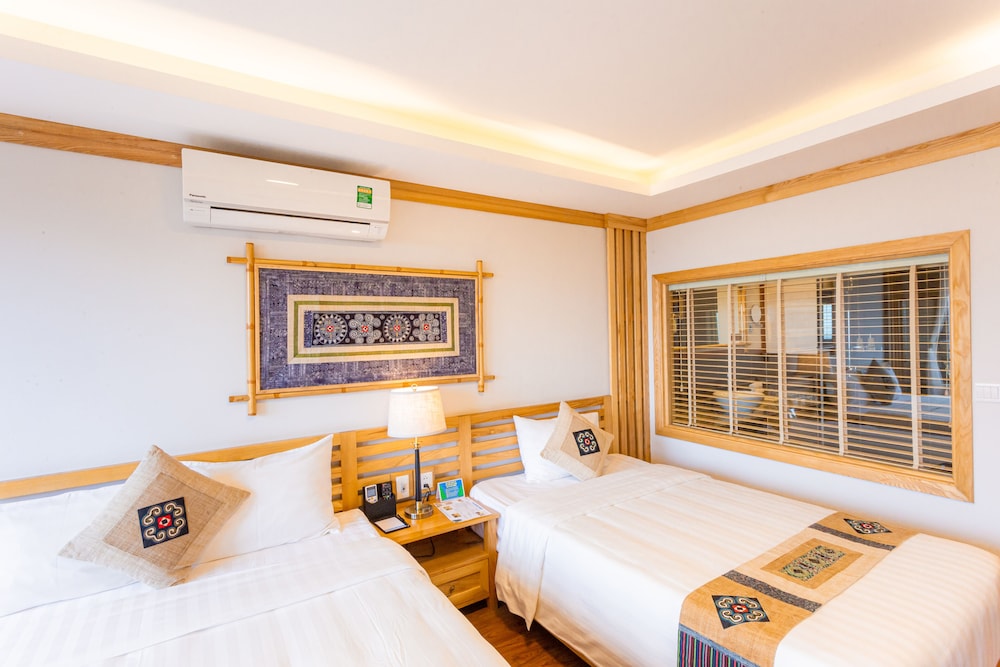 SUPERIOR, TWIN BEDS, GARDEN VIEW