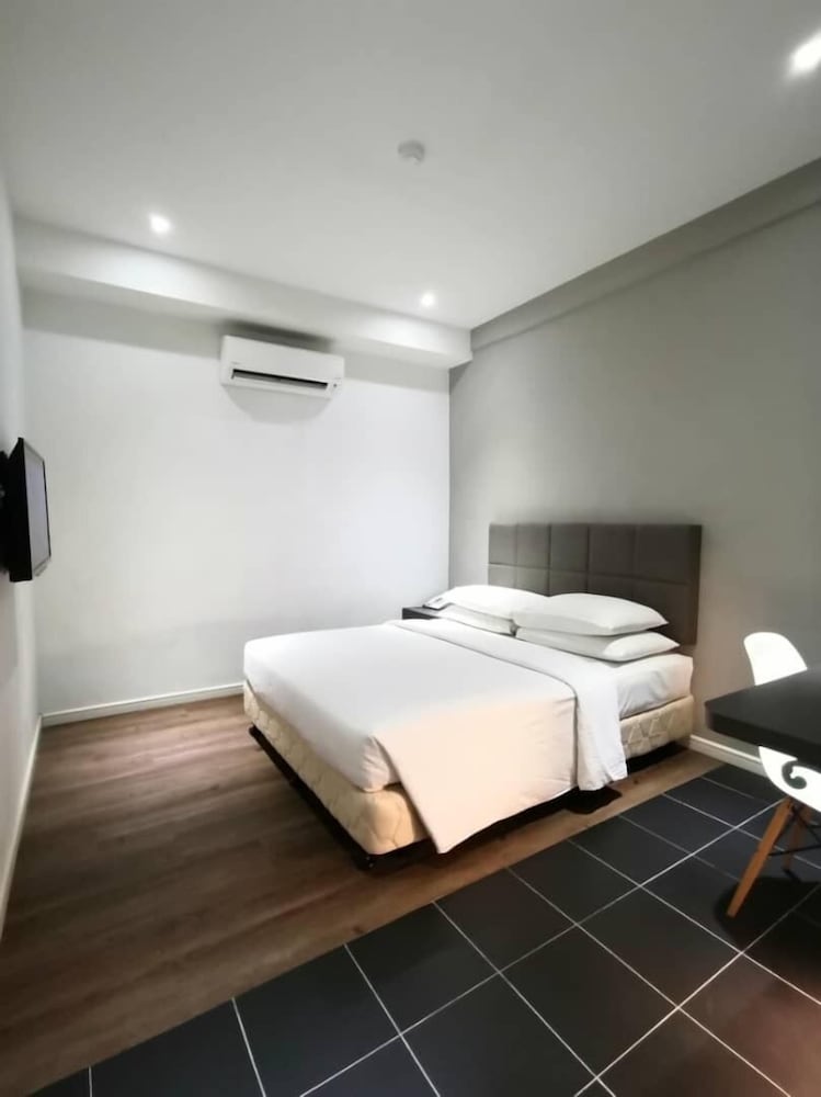 Havona Boutique Hotel at Mount Austin 20/48