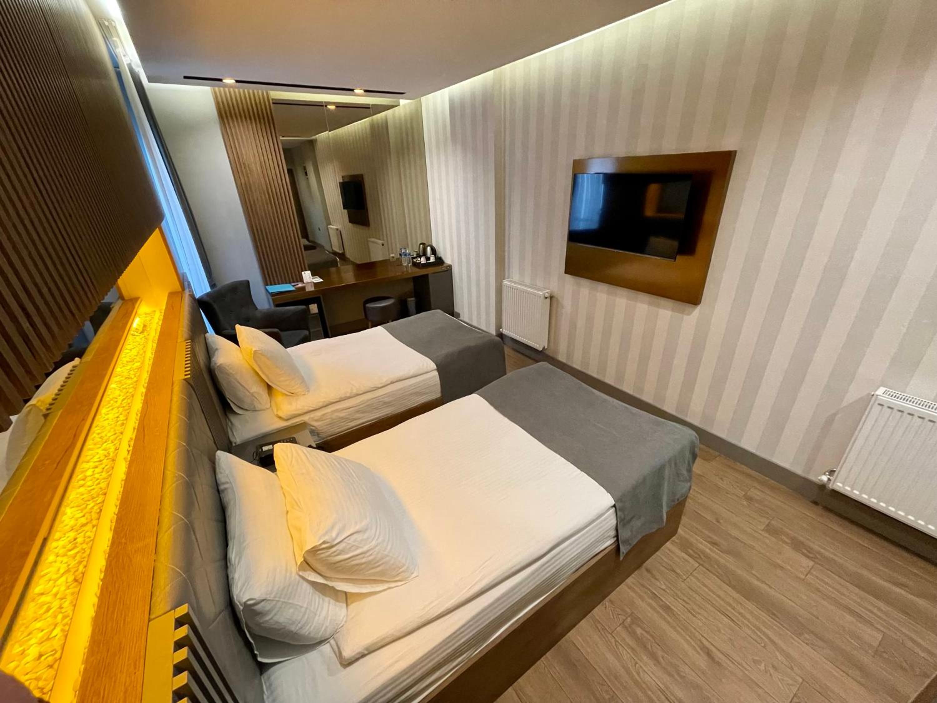 Hotel Aras 9/50