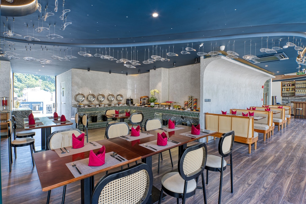 The Almin Hotel Halong 25/33