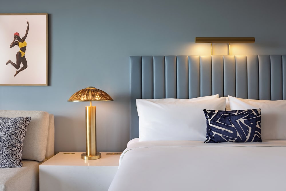 The Sunny Miami Sunny Isles Beach, Curio Collection by Hilton photo3