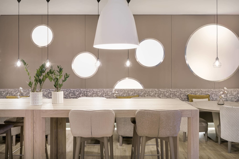 AC Hotel Alicante by Marriott 47/59