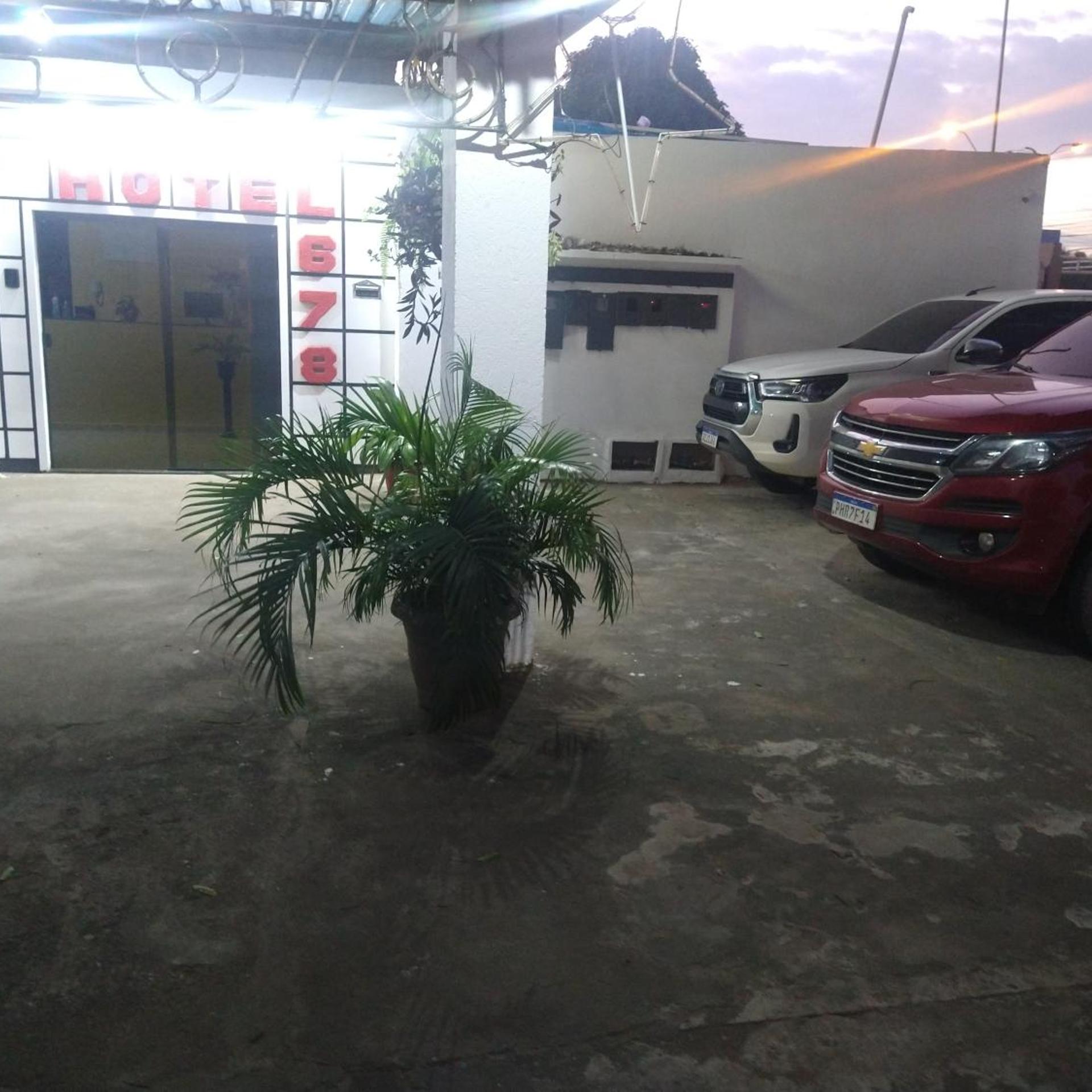 Hotel 678 27/38