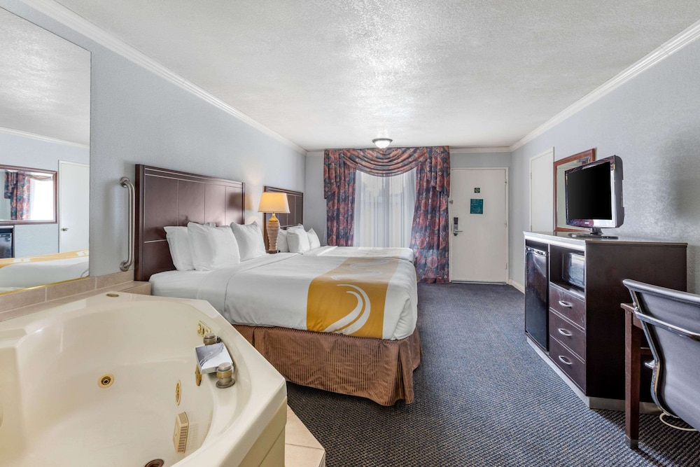 The Buena Park Hotel and Suites 24/34