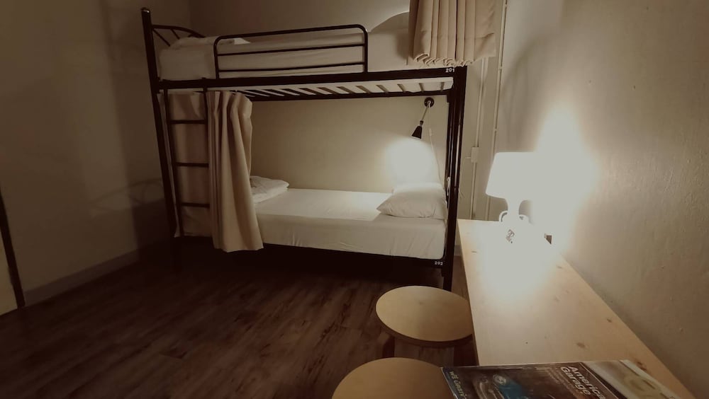 Sattahiptale Boutique Guest House & Hostel 50/50