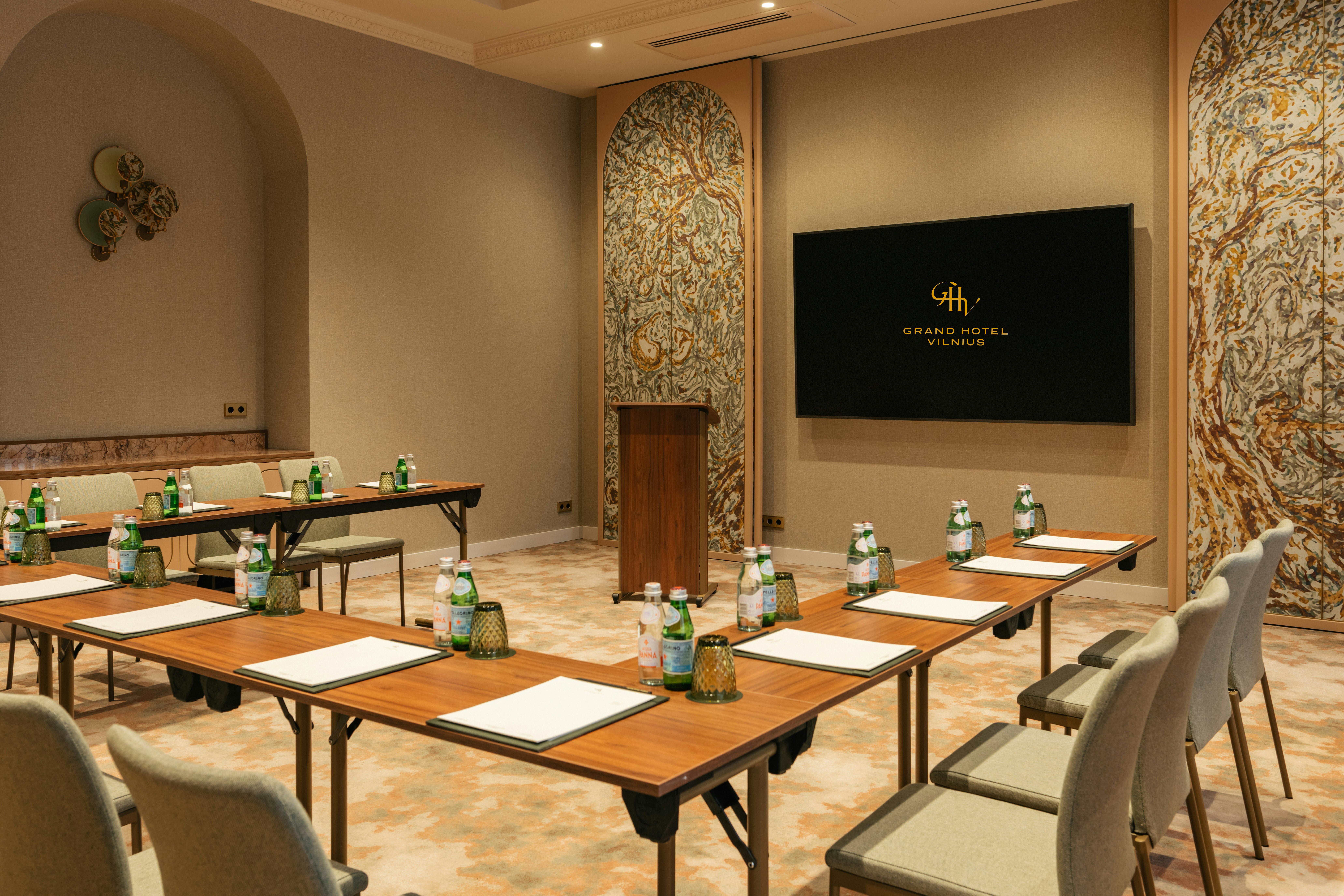 Grand Hotel Vilnius, Curio Collection by Hilton 41/47