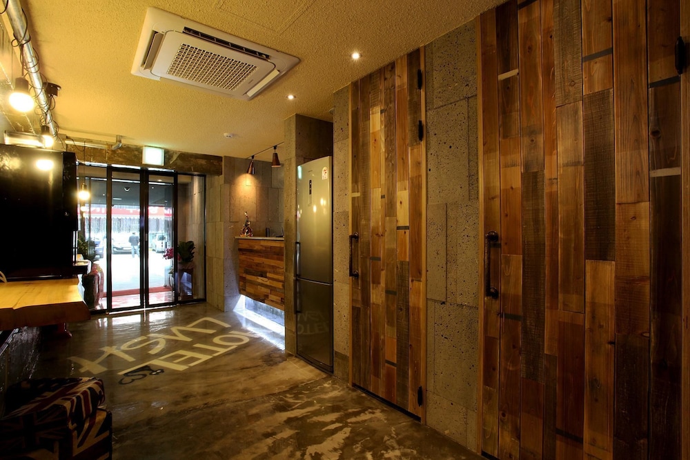 Hwagok Lush Hotel 30/44
