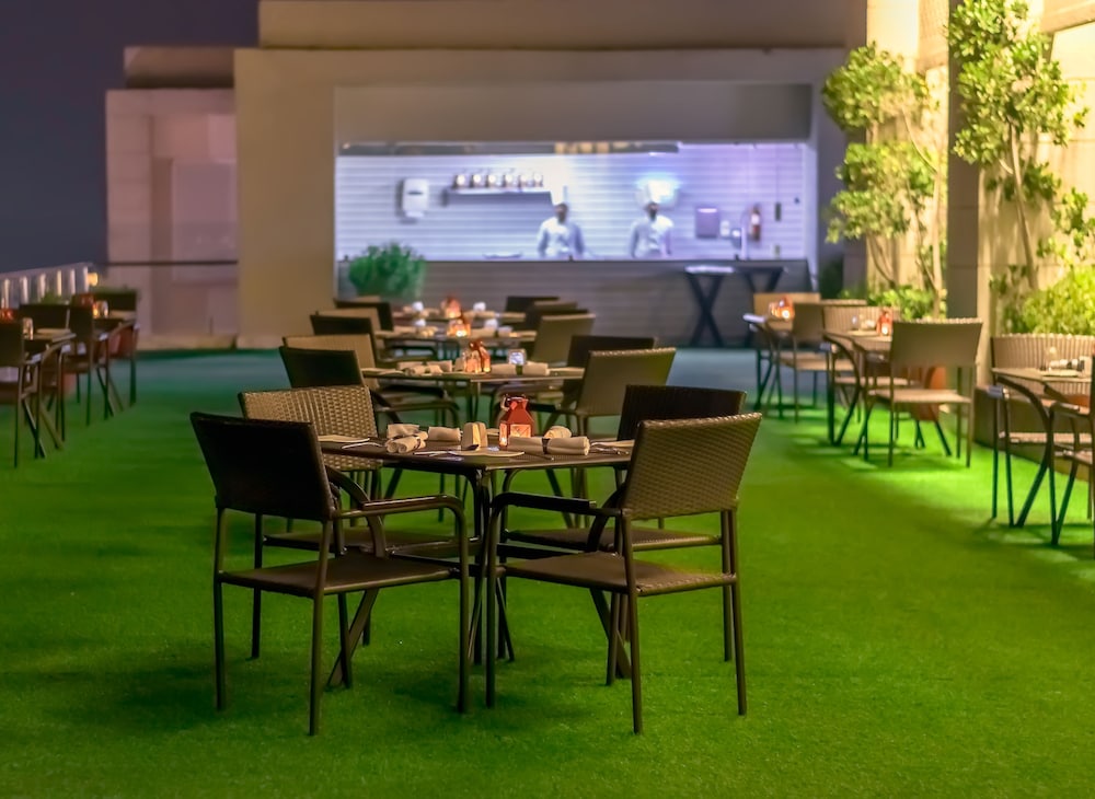 Radisson Hotel Agra 50/68