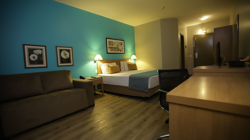 Comfort Suites Flamboyant 15/33