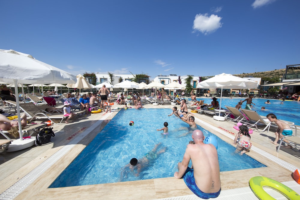 Jasmine Beach Hotel 35/46