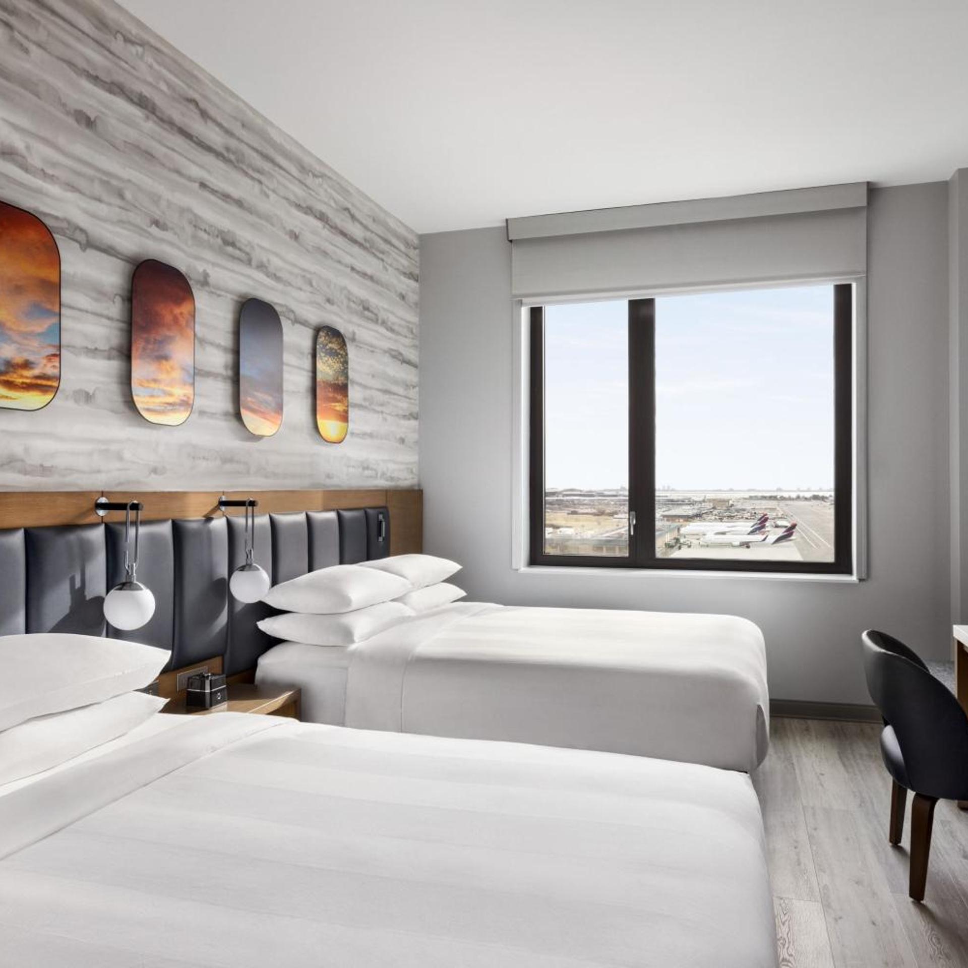 Guest Room, 2 Queen Beds, Club Floor