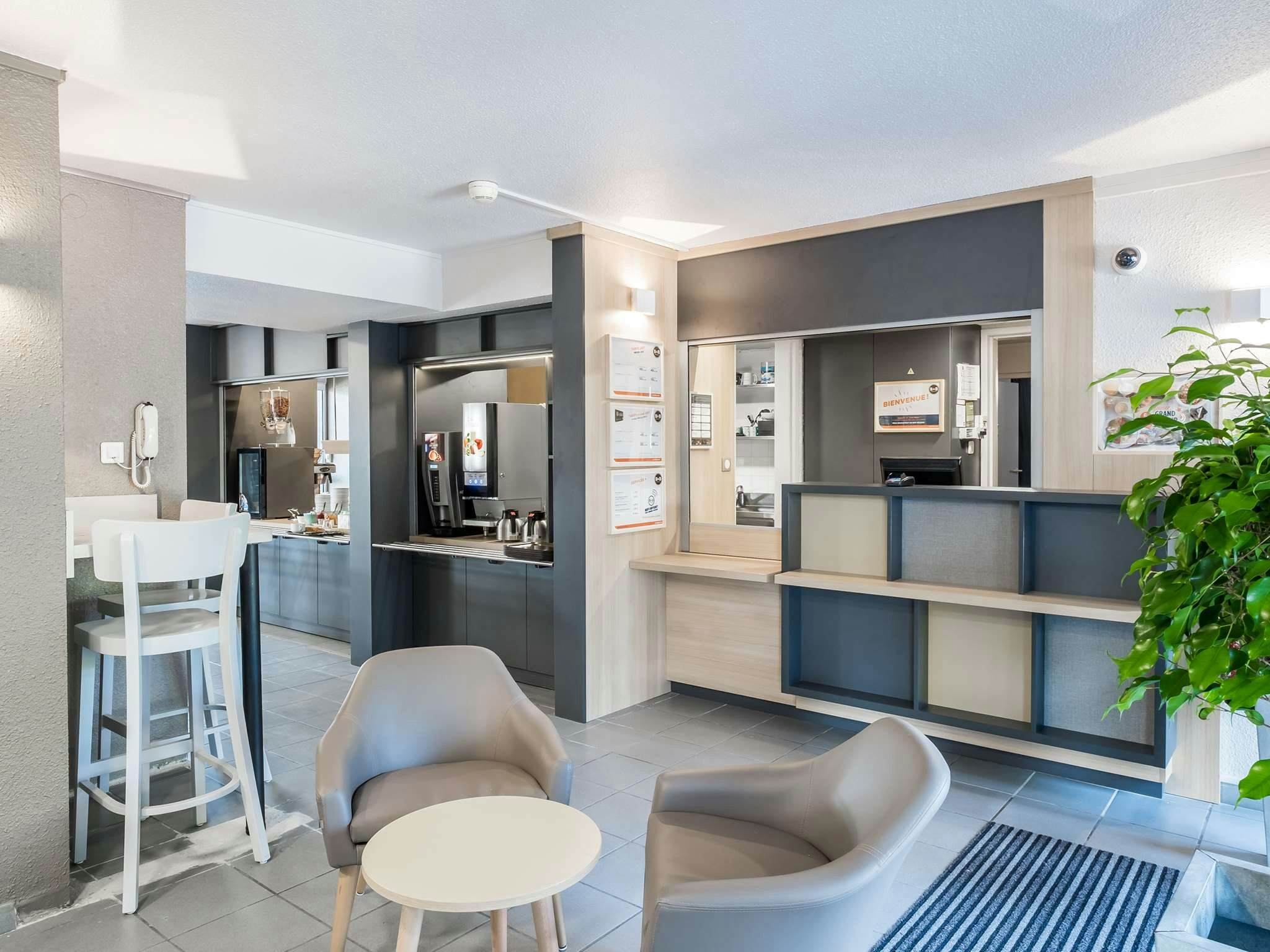 Lobby at B&B Hotel Valence Nord, BOURG-LES-VALENCE