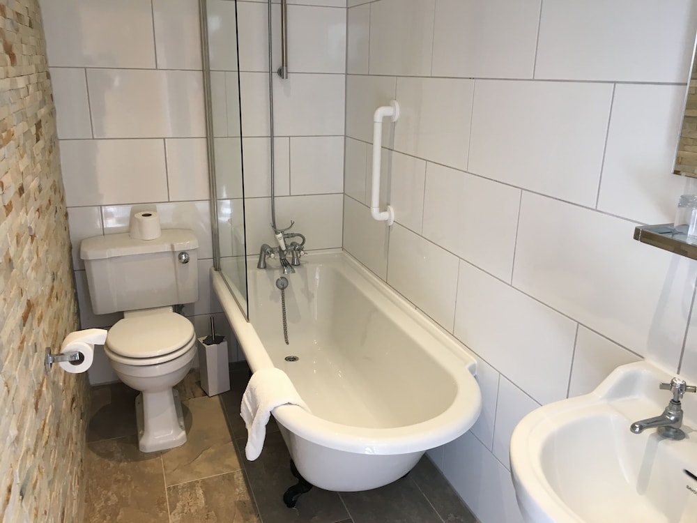 Queenswood Hotel 40/45