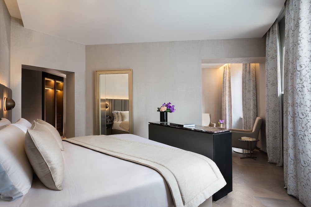The Pantheon Iconic Rome Hotel, Autograph Collection 7/32
