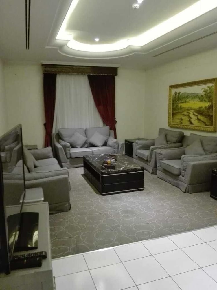 ثلاثة وستون أجنحة فندقية(Sixty Three Hotel) 37/50