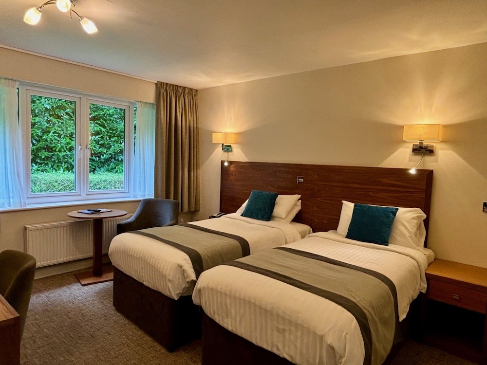 Lodge, Twin Beds