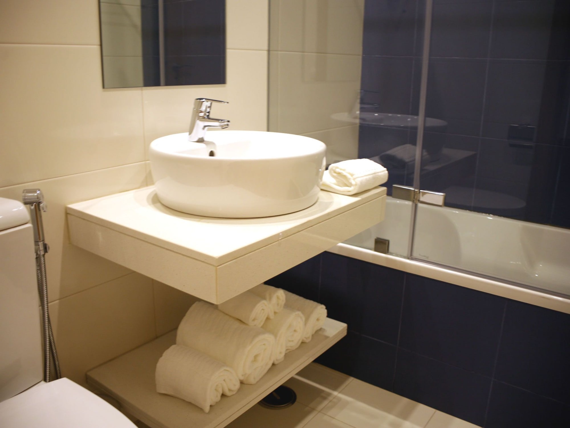 1 BEDROOM, APARTMENT