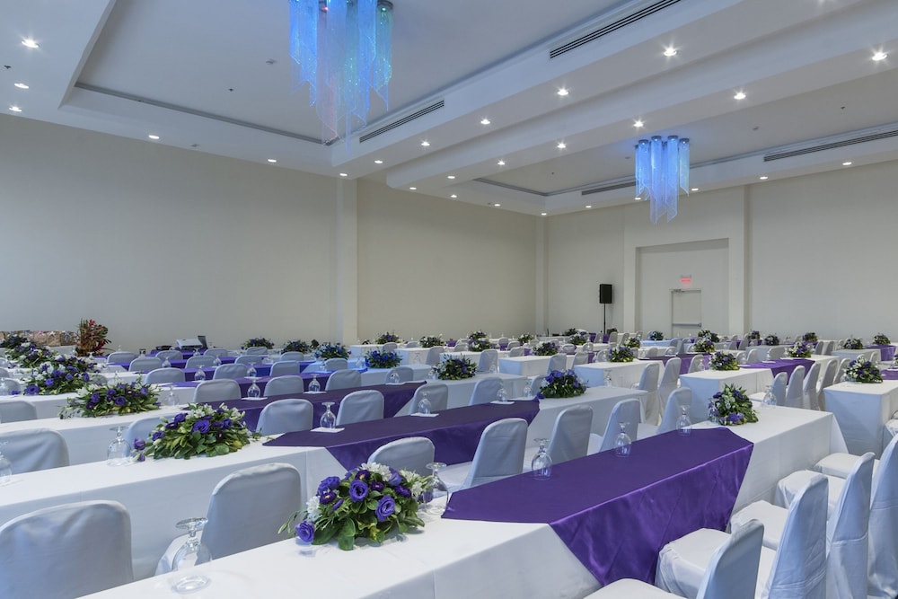 Delta Hotels by Marriott San Jose Aurola 45/50