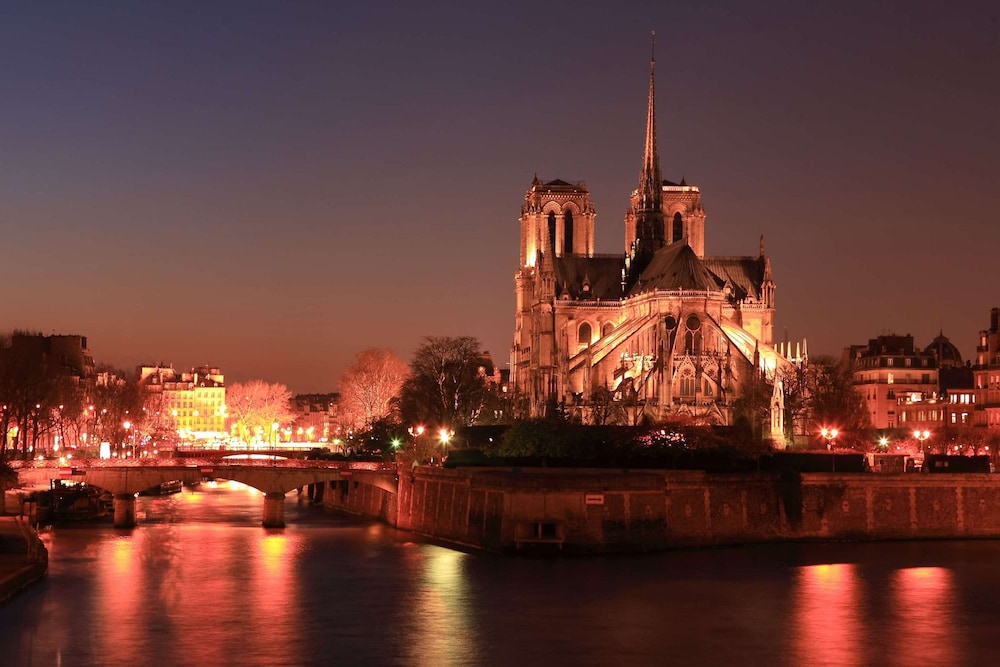 PREMIERE CLASSE PARIS OUEST - NANTERRE - LA DEFENSE 33/33