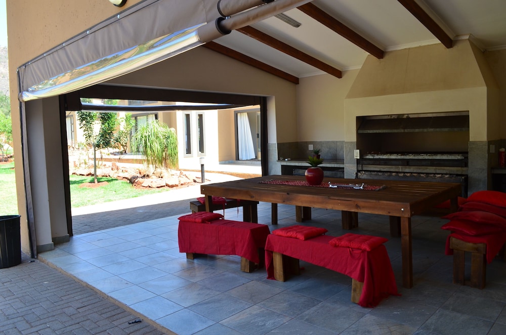 Manor Hills Guest Lodge 15/40