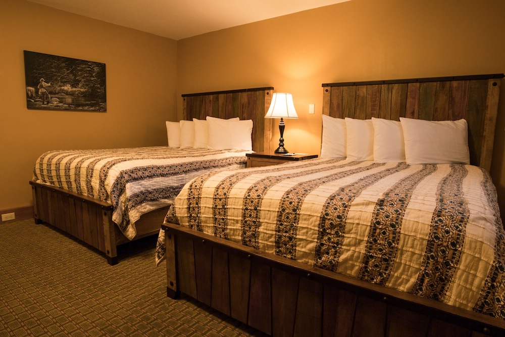Silver Moon Inn 17/70