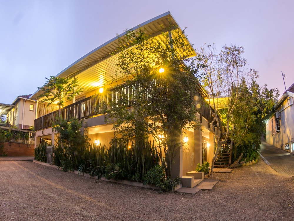 Mackaya Bella Guest House 2/71
