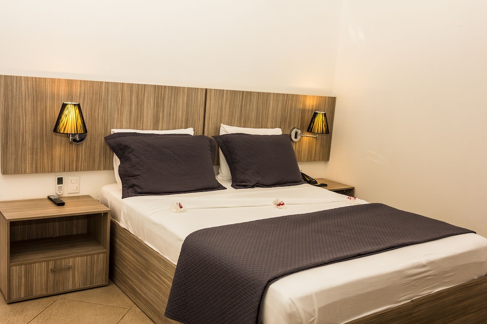 Hotel Il Nuraghe 24/70