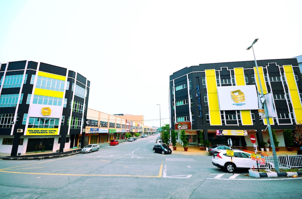 Swing & Pillows at Golden Roof Hotel Ampang, Ipoh 60/62