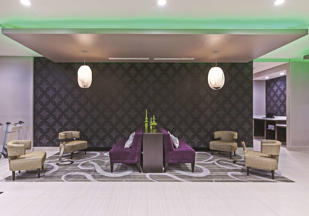 La Quinta Inn & Suites by Wyndham College Station South 43/64