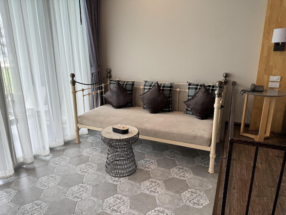 La Isla Pranburi Beach Resort 7/50