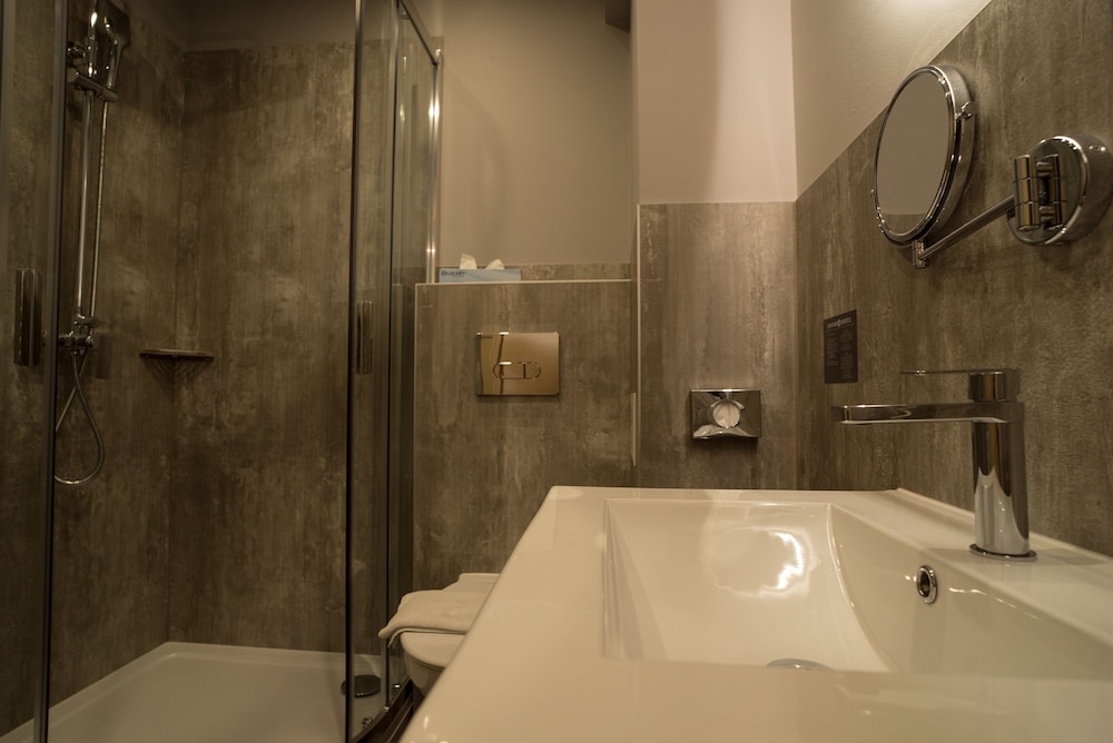 CIVITAS BOUTIQUE HOTEL 78/79