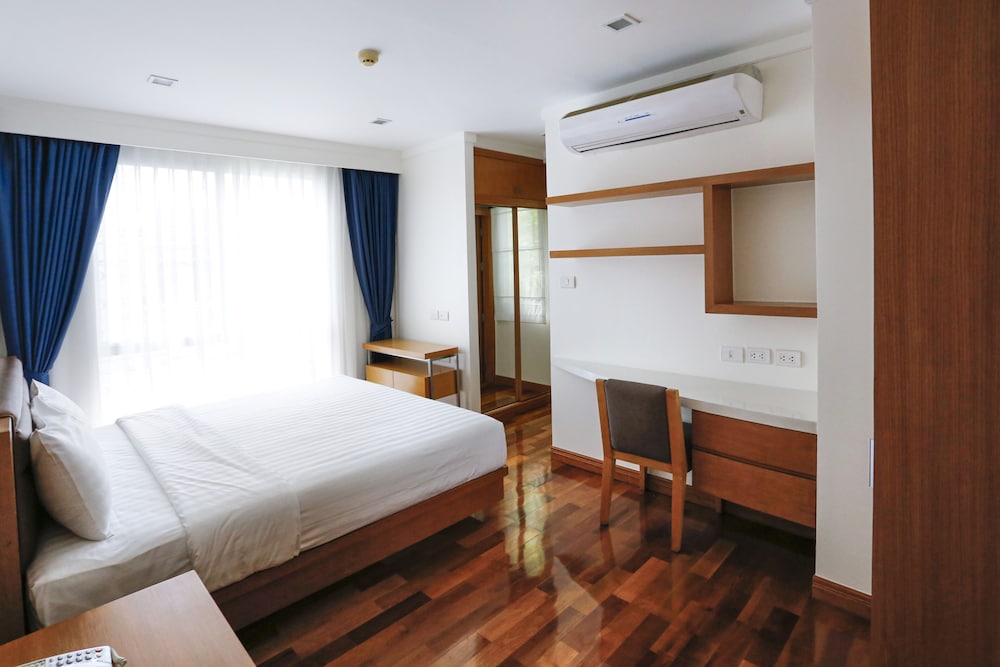D Varee Montara Thonglor 25 17/70