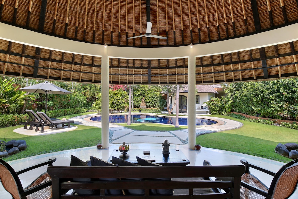 Impiana Private Villas Seminyak Hotel 30/44