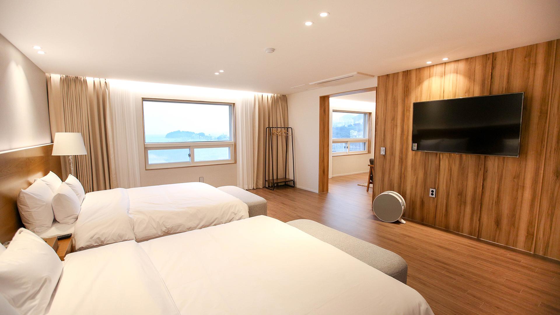 OR TWIN BED
