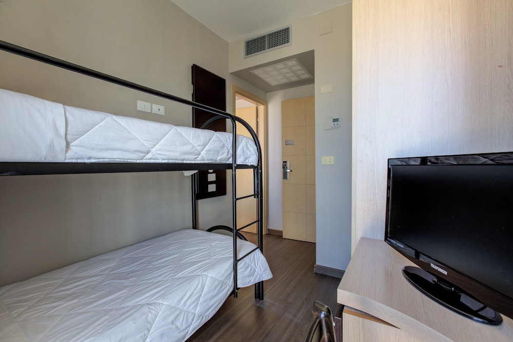 Hotel Aiglon 16/73