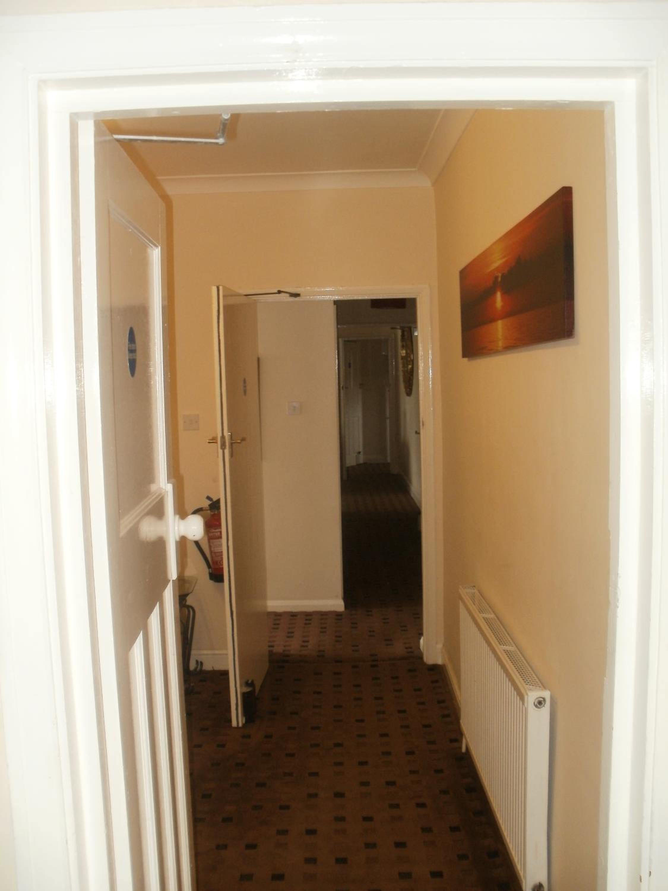 London Heathrow Guesthouse 7/23