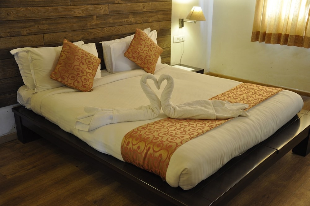 Sabol Holiday Resorts 6/30