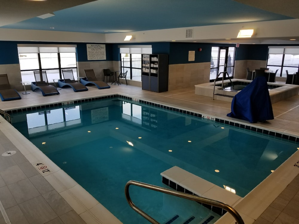Hampton Inn Suites Pekin Peoria Area Il 24/56