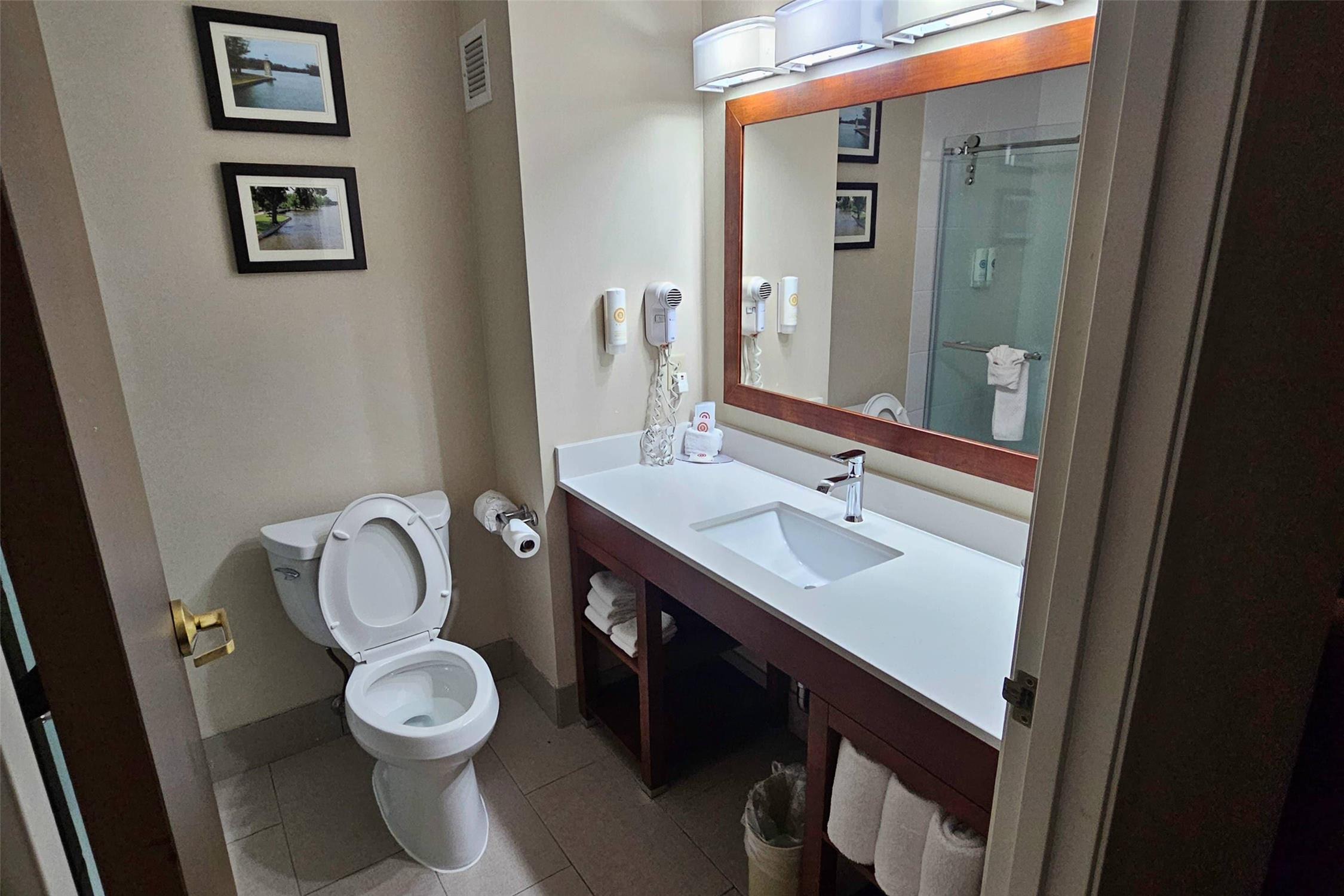 Comfort Inn & Suites Geneva - West Chicago 30/32