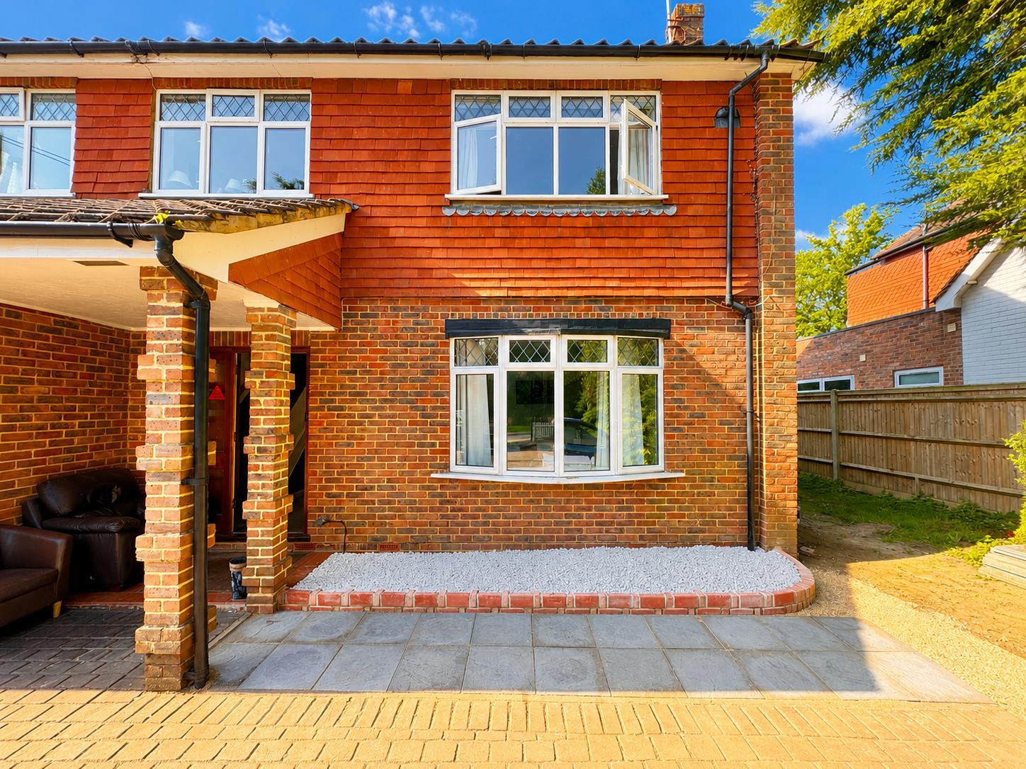 High Trees Guest House Gatwick 5/49