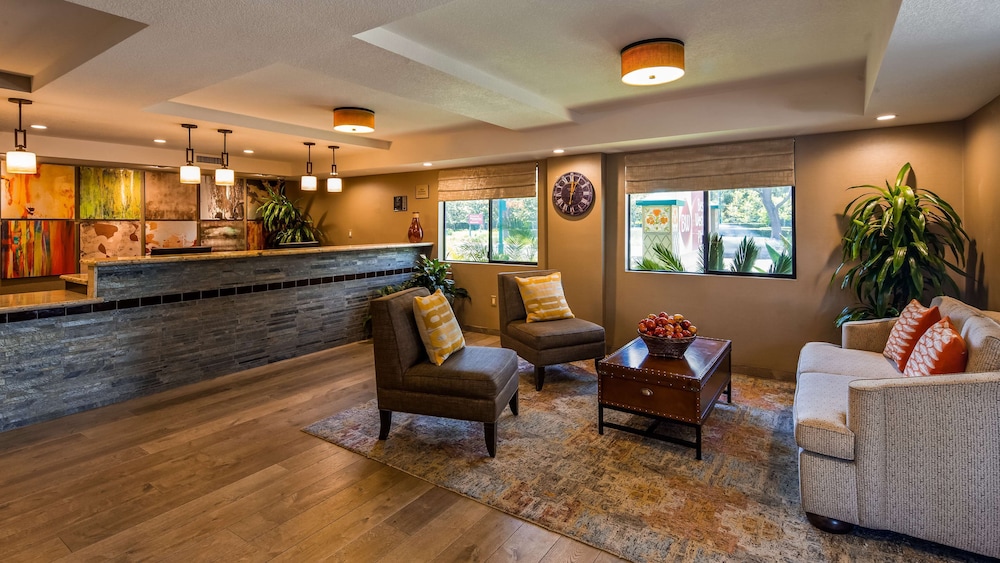 Best Western Plus Anaheim Inn 42/59